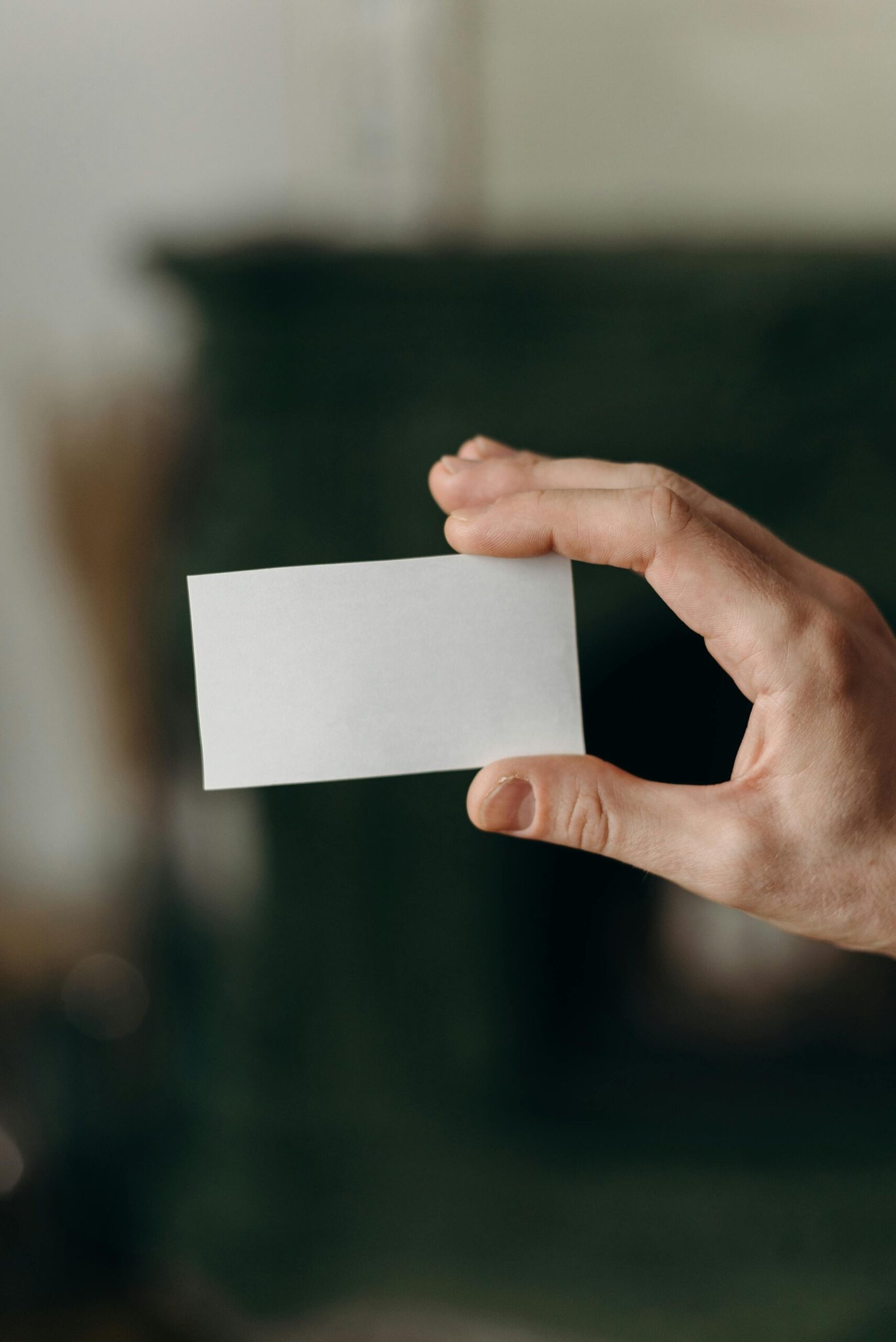 Mockup ve Ürün Sunum Tasarımları 1 Ürünlerinizi dijital ortamda profesyonel, estetik ve dikkat çekici mockup çalışmalarıyla sunuyoruz. Marka algınızı güçlendiren, satış potansiyelinizi artıran yüksek kaliteli sunum tasarımları hazırlıyoruz.