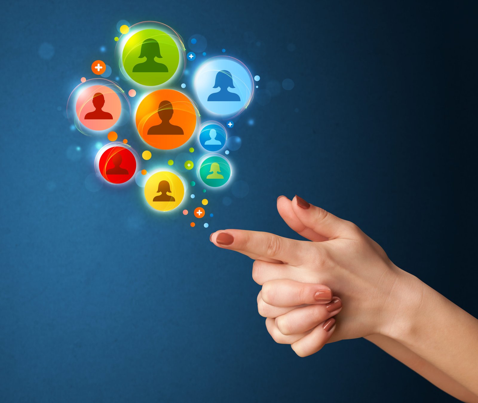 Sosyal medya reklam yönetimi ile artan satış grafiği ve performans analizi